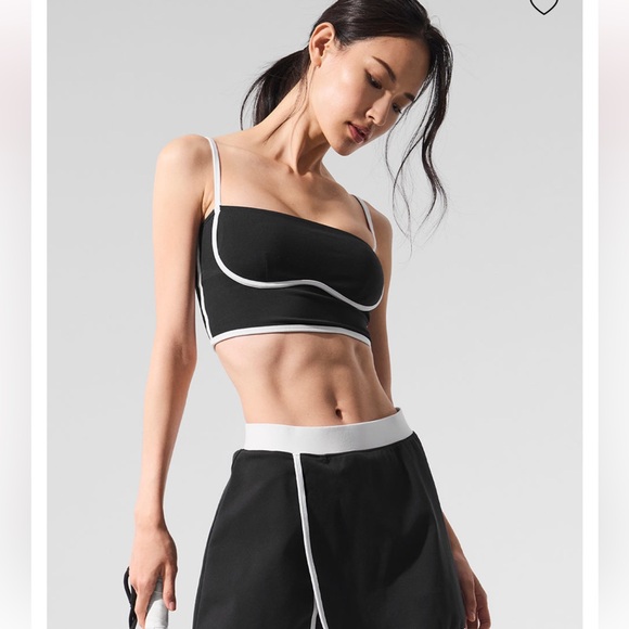 ALO Yoga Dresses & Skirts - Alo Yoga Medium airbrush streamlined skirt black/white new with tags